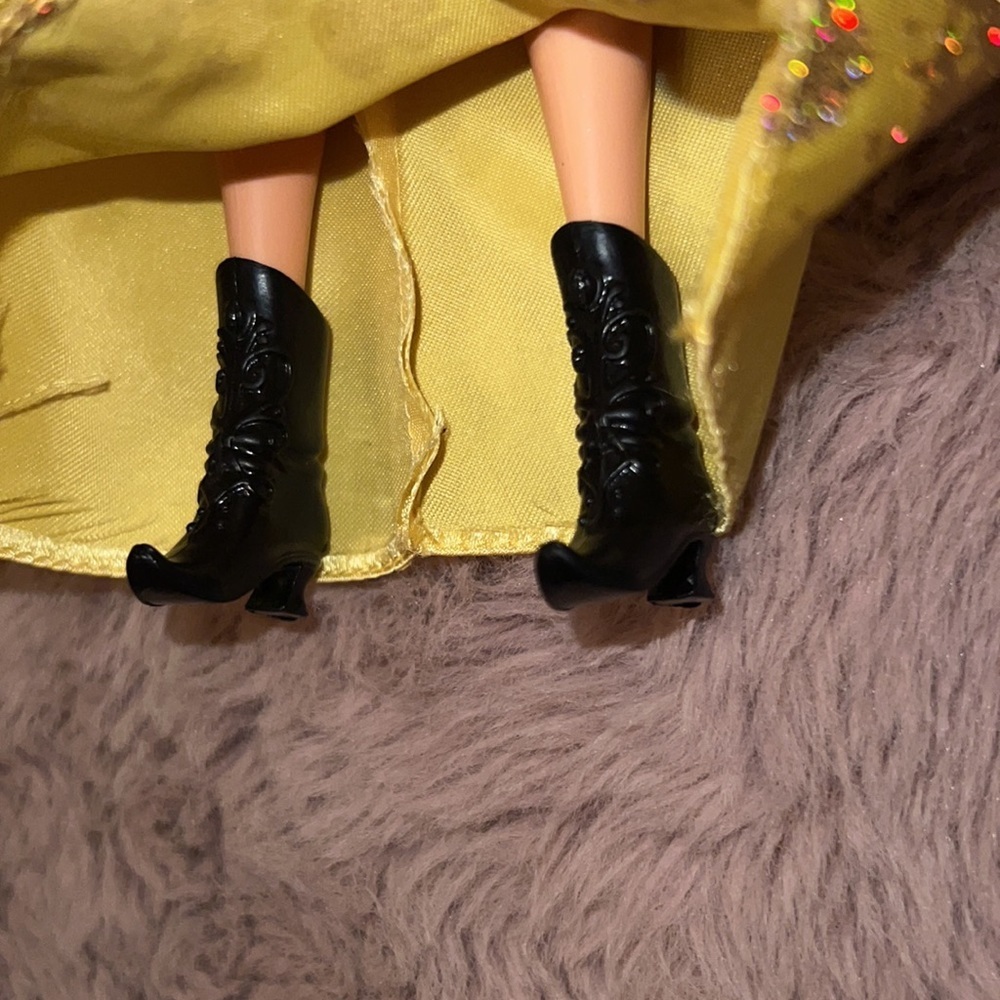 Disney Princess Snow White Barbie Doll red blue yellow outfit dress crown shoes‌ - Picture 5 of 6